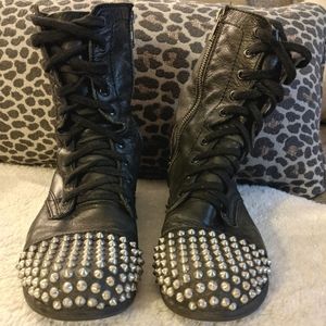 Studded Steve Madden boots, size 9